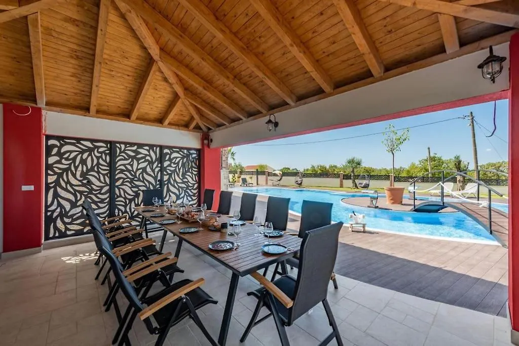 Villa Leon Visocane 0*,  Croatia